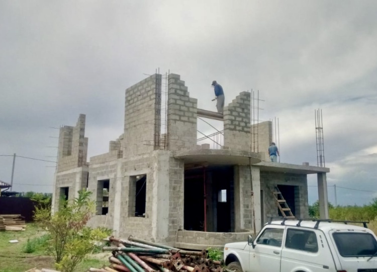 Возведение стен дома из керамзитных блоковд